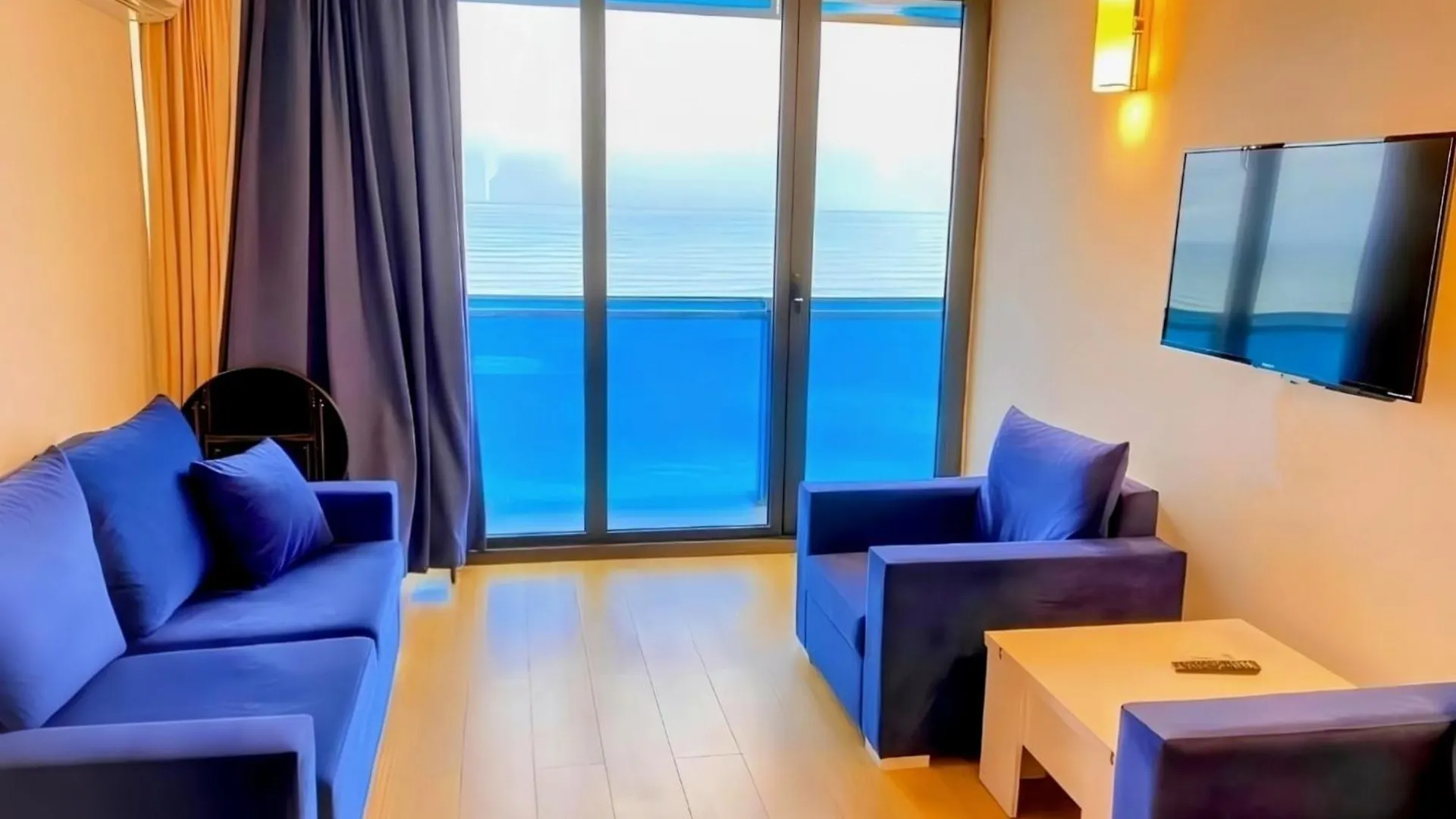 Orbi City Black Sea View Beachfront King Aparthotel Batumi 5*,